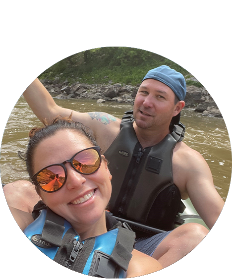 woman with sunglasses and life jacket